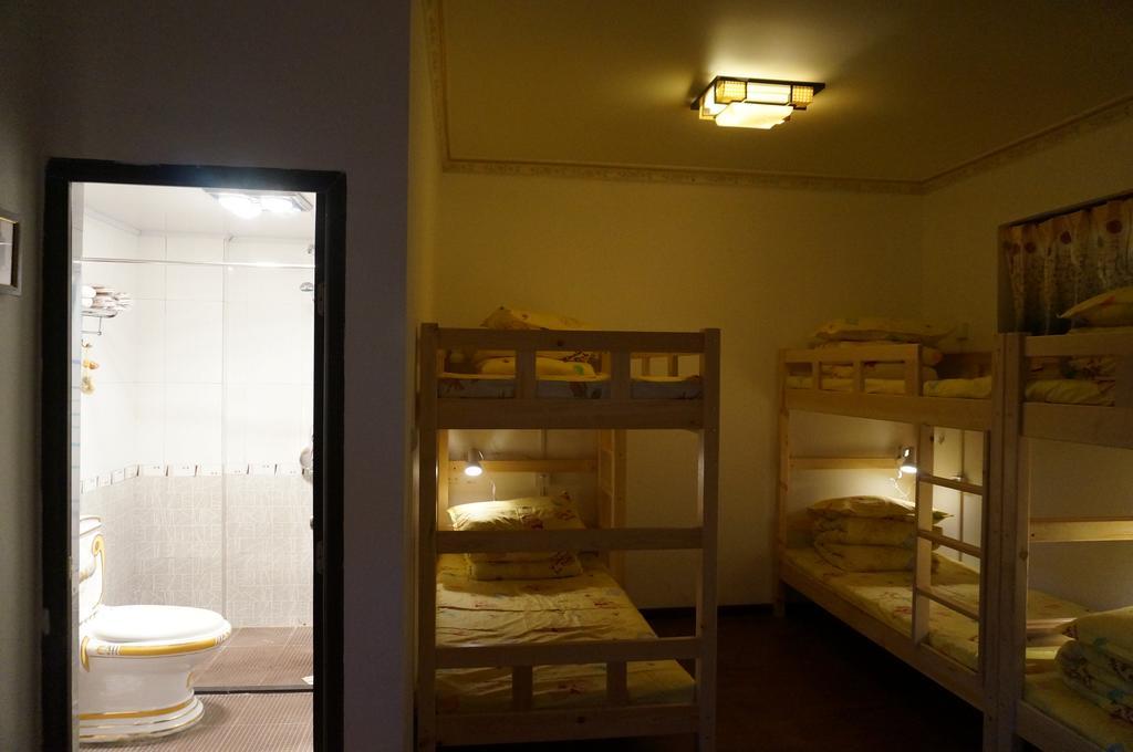 Templeside Deluxe Hutong Hotel Пекін Номер фото